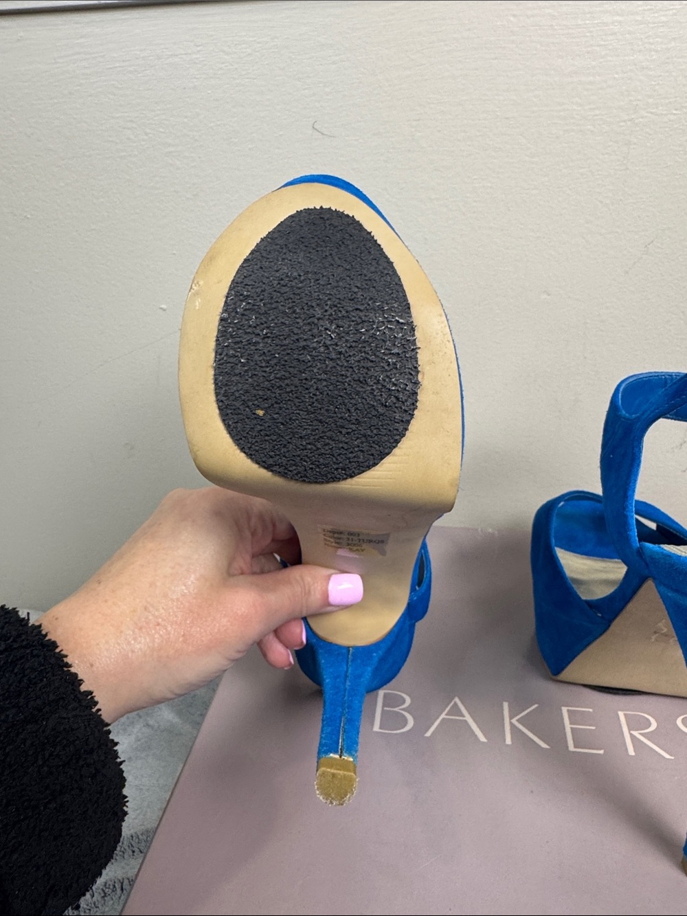 Bakers “Kay” Turquoise Suede Platform Heels - Size 7 - Picture 9 of 12